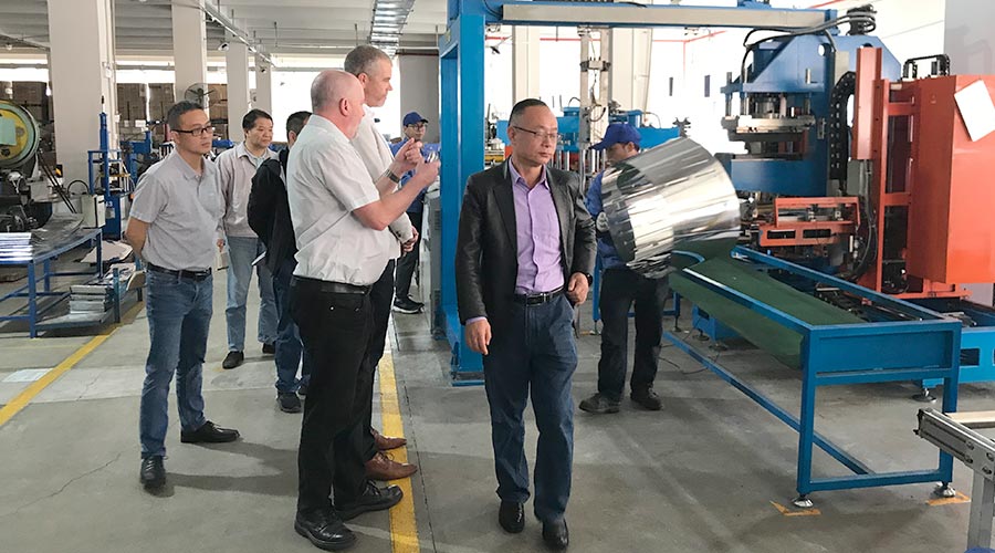 三年疫情后首訪！英國客戶Buyitdirec蒞臨金環(huán)電器視察