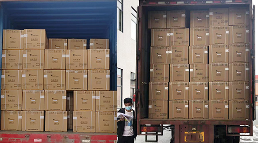 集裝箱裝柜進(jìn)行時(shí)！金環(huán)電器客戶迷你洗衣機(jī)順利發(fā)貨！