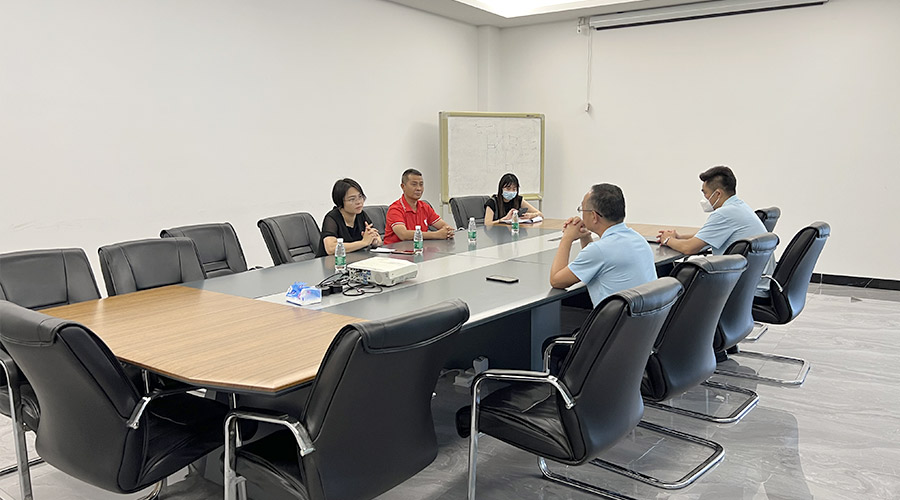 排憂難 提信心！鶴城鎮(zhèn)書記蒞臨金環(huán)電器開展暖企活動