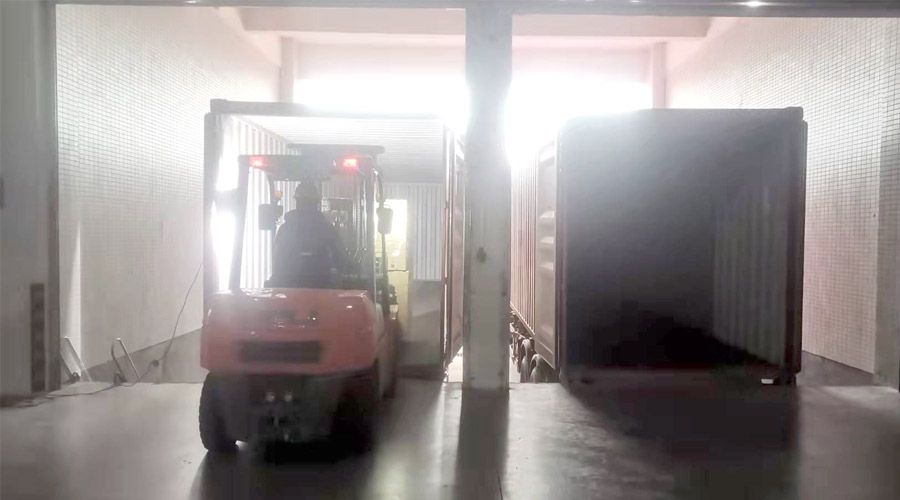 齊心協(xié)力為客戶！春節(jié)期間金環(huán)電器人員加班加點發(fā)貨